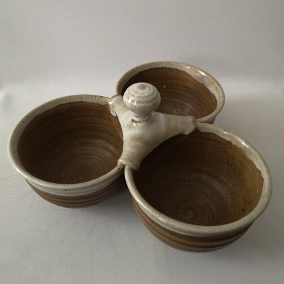 Hand-made Signed Studio Art Pottery Three Bowl Condiment Serving Dish - Picture 1 of 4